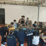 Ateliers de fabrication du papier au Théâtre de Poche avec les élèves